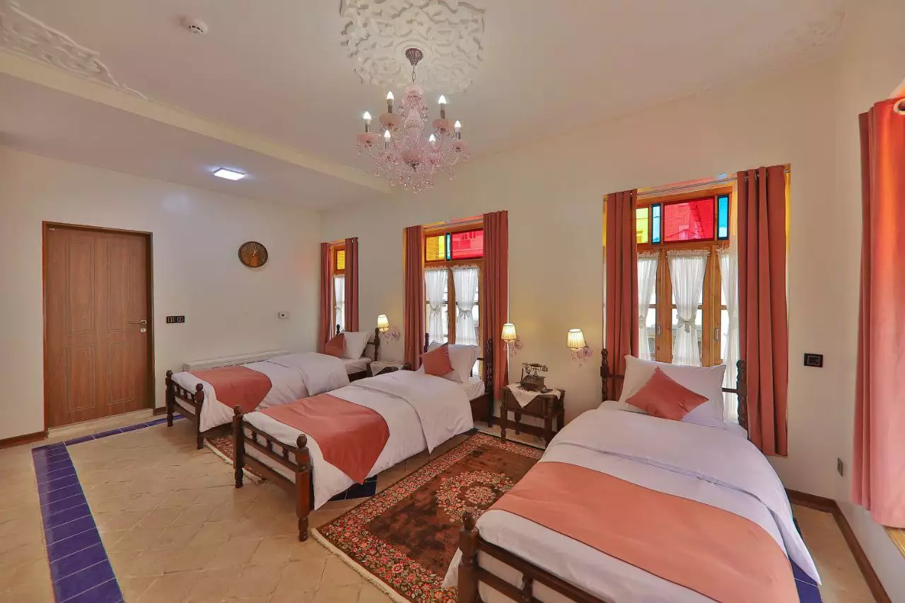 Alibaba https://cdn.alibaba.ir/ostorage/hotel-accommodation-images/695d069646ae9d8e6fb498d7_تریپل مروارید (1).webp